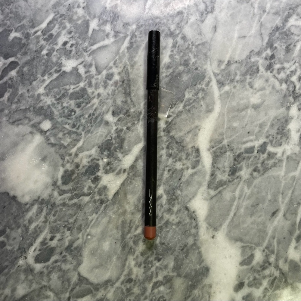 Mac Cosmetics Lip Pencil Boldly Bare